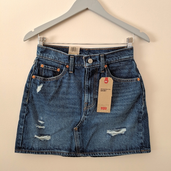 SALE!✨ Levi's Deconstructed Mini Skirt Distressed - Picture 3 of 8